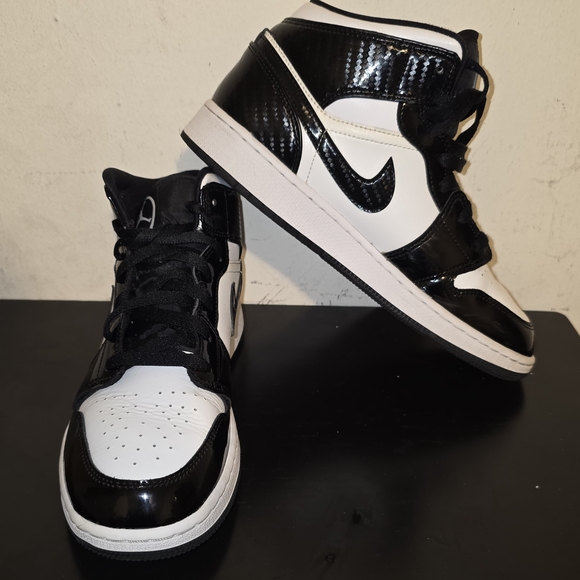Nike Air Jordan 1 Mid SE All-Star Carbon Fiber (GS) 6.5Y - Picture 1 of 15
